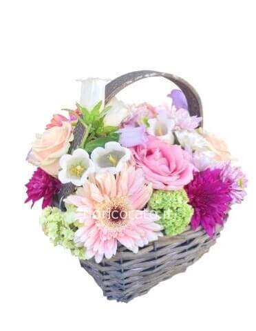 Viva la primavera-Cestino di fiori freschi assortiti.