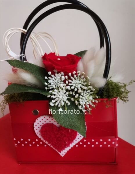 borsetta love  con rosa eterna